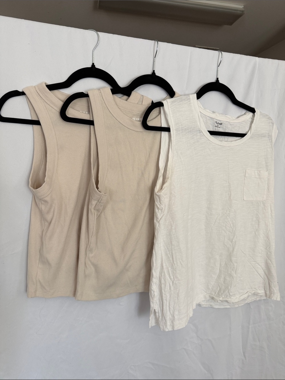 Basic tank lot Old Navy and Madewell- large